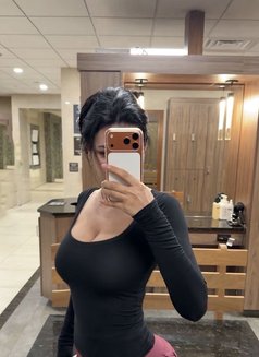 Sarina - Transsexual escort in Amsterdam Photo 2 of 4