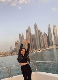 Sarina Russian - puta in Dubai Photo 2 of 5