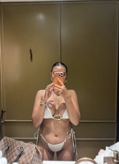 Sarine - escort in Phuket Photo 14 of 15