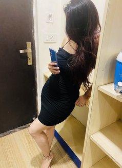 Sarita - escort in New Delhi Photo 3 of 4