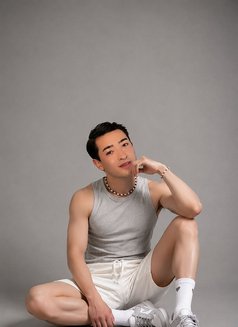 Sarp - Male escort in İstanbul Photo 9 of 12