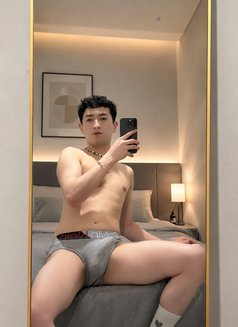 Sarp - Male escort in İstanbul Photo 11 of 12