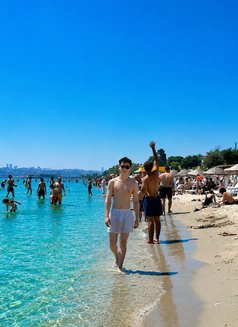 SarpVibe - Male escort in İstanbul Photo 6 of 12