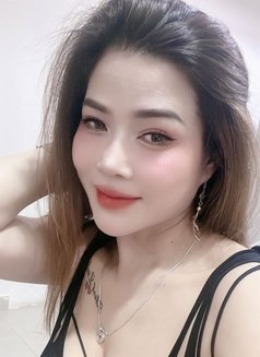 Sarra - escort in Al Manama Photo 1 of 4