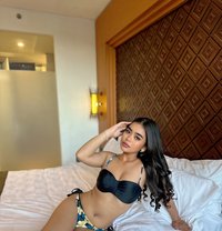 Sarra - puta in Bali Photo 3 of 11
