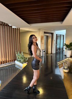Sarra - escort in Bali Photo 5 of 11