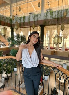 Sarra - escort in Bali Photo 8 of 11