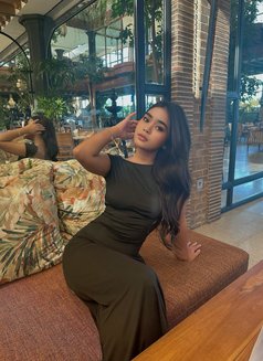 Sarra - escort in Bali Photo 9 of 11
