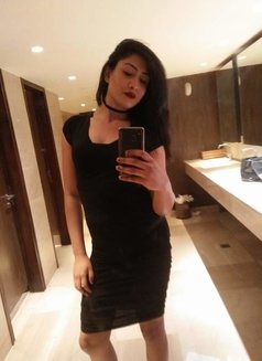 Saru - Transsexual escort in New Delhi Photo 3 of 4
