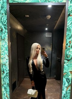 Sarunya Lux - adult performer in Bucharest Photo 4 of 11