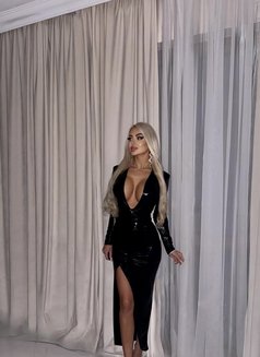 Sarunya Lux - adult performer in Bucharest Photo 9 of 11