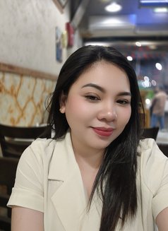 Sasa - puta in Abu Dhabi Photo 2 of 3