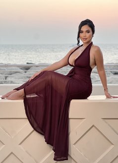 Sasa sexy&classy GFE - adult performer in Dubai Photo 12 of 14