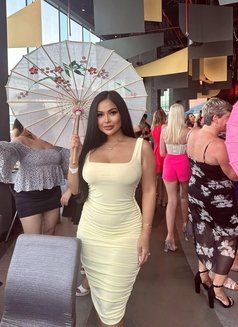 sasa sexy&elegant VIP escort - puta in Dubai Photo 21 of 22