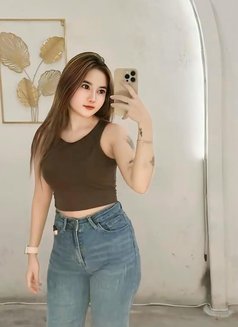 Sasa Steviani - escort in Surabaya Photo 3 of 6