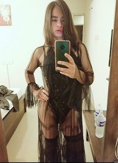 Sasha 007 - Transsexual escort in Mumbai Photo 8 of 11