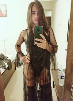 Sasha 007 - Transsexual escort in Mumbai Photo 2 of 10