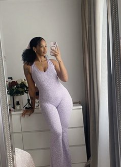 Sasha - escort in Abu Dhabi Photo 7 of 9