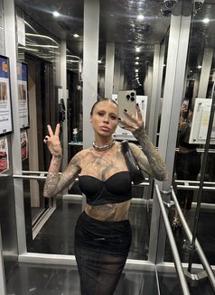 Sasha Beart Porn - puta in Dubai Photo 18 of 19