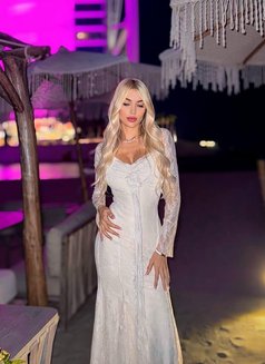 Sasha - escort in Dubai Photo 3 of 9