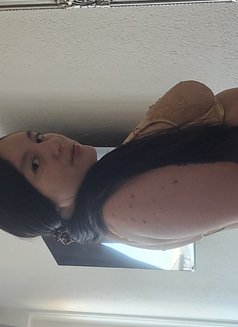 Sasha - escort in Dubai Photo 3 of 9