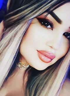 Sasha - escort in Guangzhou Photo 3 of 5