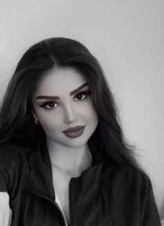 Sasha - escort in Guangzhou Photo 6 of 7