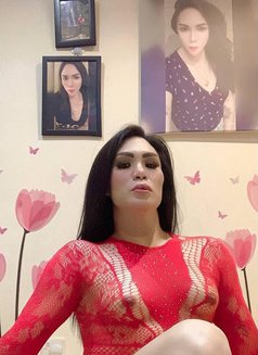 Sasha - Transsexual escort in Dubai Photo 4 of 8