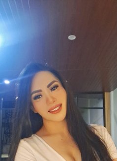 Sasha - Transsexual escort in Dubai Photo 7 of 8