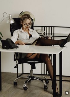 Sasha High Class - escort in İstanbul Photo 3 of 10