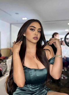 Sasha Lore - escort in Singapore Photo 3 of 5