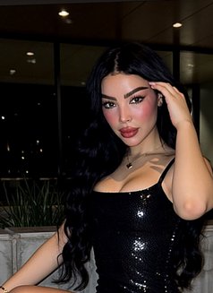 Sasha - puta in Dubai Photo 1 of 6