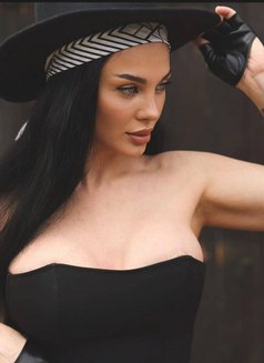 Sasha - escort in Beirut Photo 4 of 7