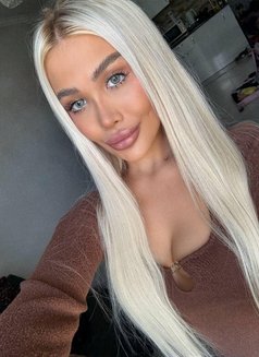 Sasha - escort in İstanbul Photo 2 of 14