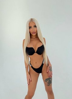 Sasha - escort in İstanbul Photo 4 of 14