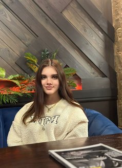 Sasha - escort in Hong Kong Photo 7 of 9