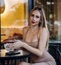 Sasha - puta in Shanghai Photo 1 of 8