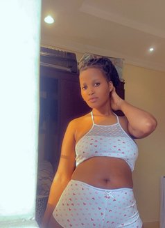 Sasha - Masajista in Jeddah Photo 2 of 11