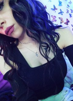 Sasha - escort in Beirut Photo 2 of 6