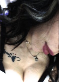 Sasha - escort in Beirut Photo 4 of 6