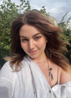 Sasha - escort in London Photo 4 of 5