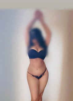 Sashi - escort in Colombo Photo 4 of 5