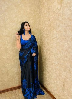 Sashini - escort in Muscat Photo 2 of 3