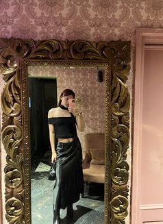 Sasi - Transsexual escort in New Delhi Photo 4 of 4