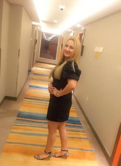 Sasso - puta in Al Manama Photo 5 of 6