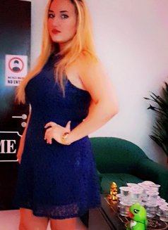 Sasso - puta in Al Manama Photo 6 of 6