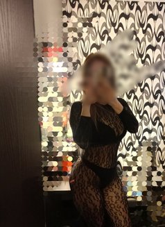 Sassy - puta in Tokyo Photo 7 of 10