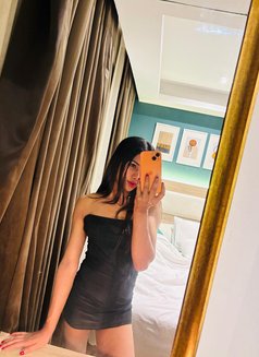 Sassy Sia - Transsexual escort in Kolkata Photo 2 of 14