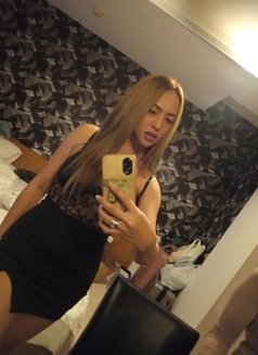 Sathana Your New Queen - Transsexual escort in Bangkok Photo 16 of 18