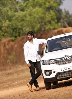 Sathish Sathi - Acompañantes masculino in Bangalore Photo 3 of 5
